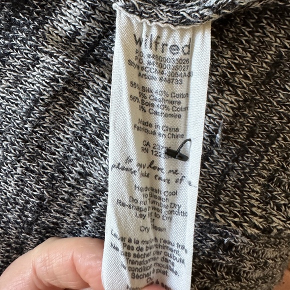 Aritzia Wilfred Flaubert Cardigan Sweater Heathered Gray Cashmere Silk (Size XS) - Picture 4 of 4